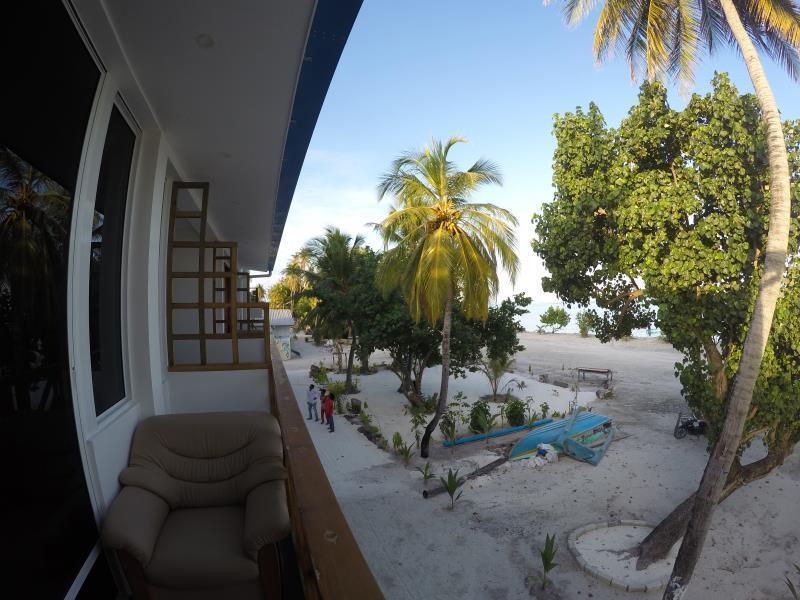 Hotel Seven Corals à Maafushi Extérieur photo