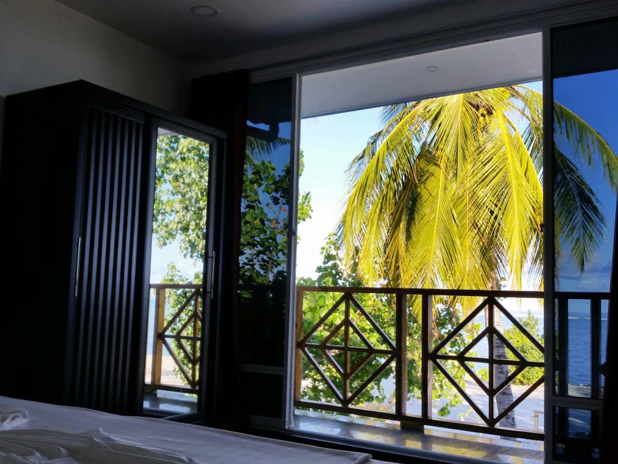 Hotel Seven Corals à Maafushi Extérieur photo